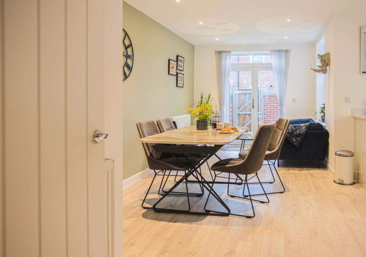 Villa Stunning 2 Bed With Private Patio And Free Parking Cheltenham Exterior foto