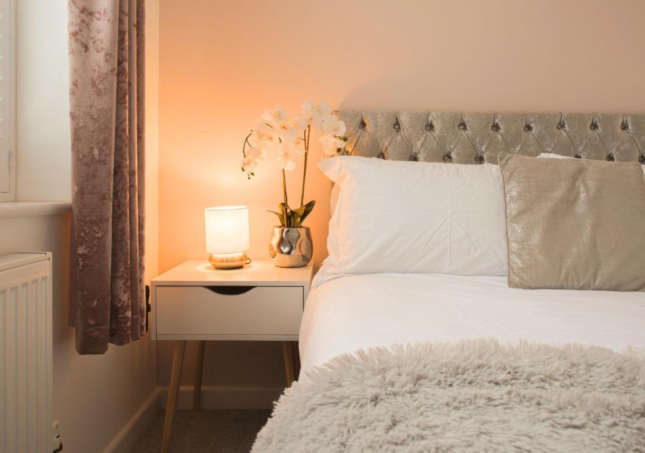 Villa Stunning 2 Bed With Private Patio And Free Parking Cheltenham Exterior foto
