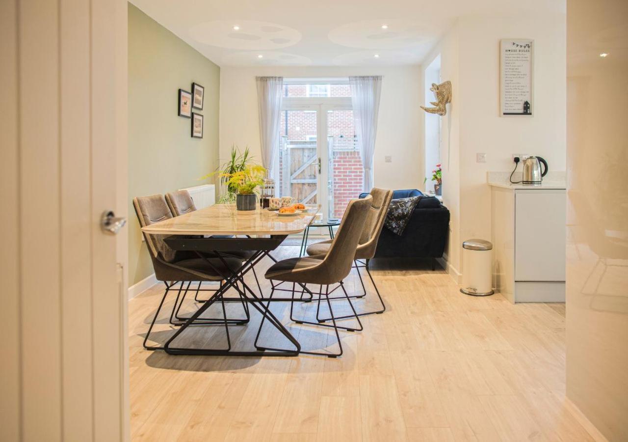Villa Stunning 2 Bed With Private Patio And Free Parking Cheltenham Exterior foto