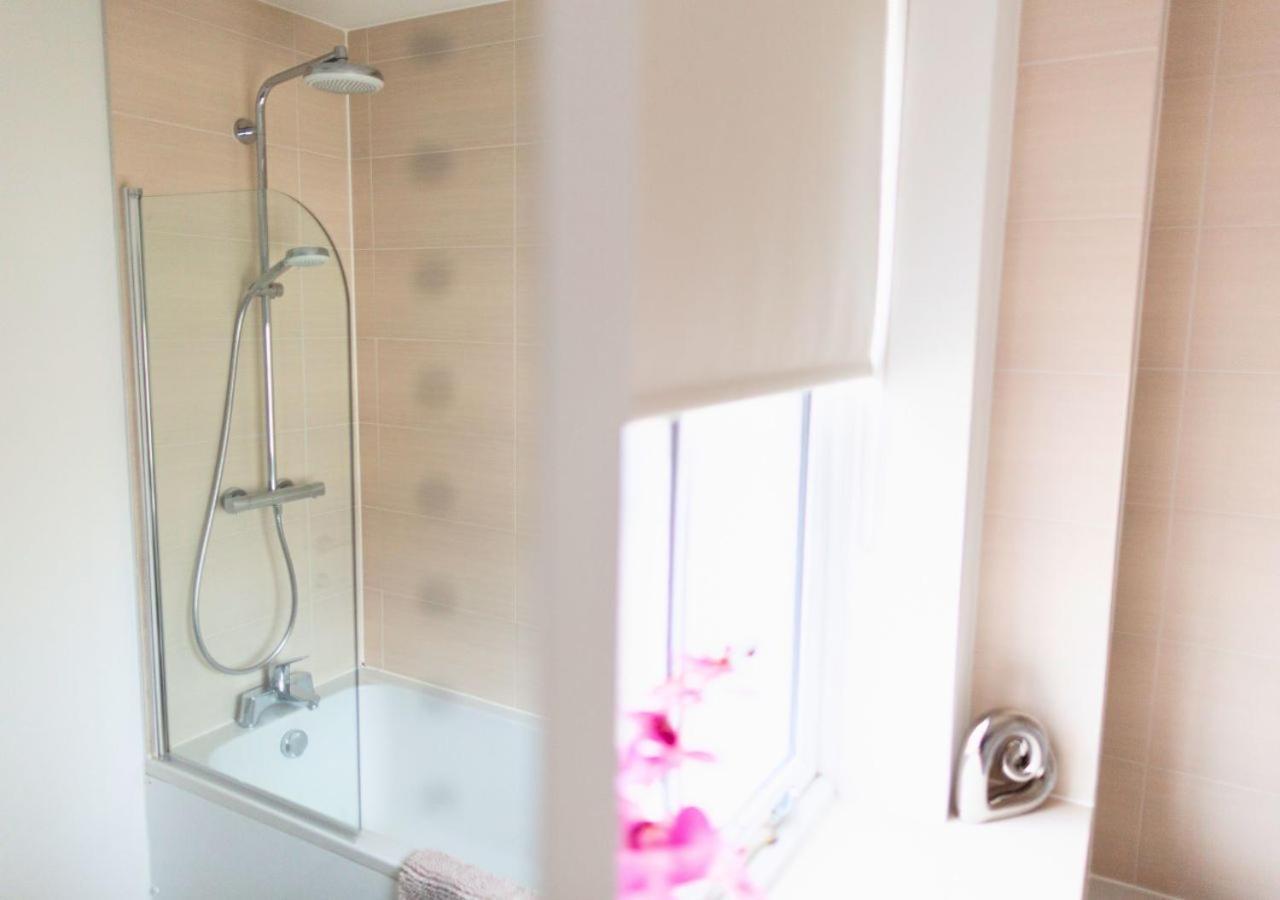 Villa Stunning 2 Bed With Private Patio And Free Parking Cheltenham Exterior foto