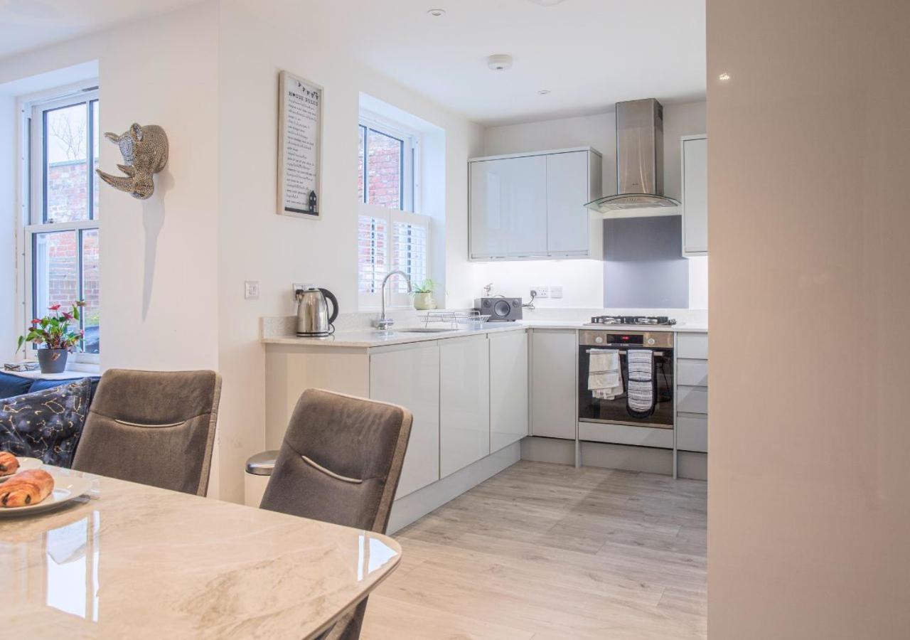 Villa Stunning 2 Bed With Private Patio And Free Parking Cheltenham Exterior foto